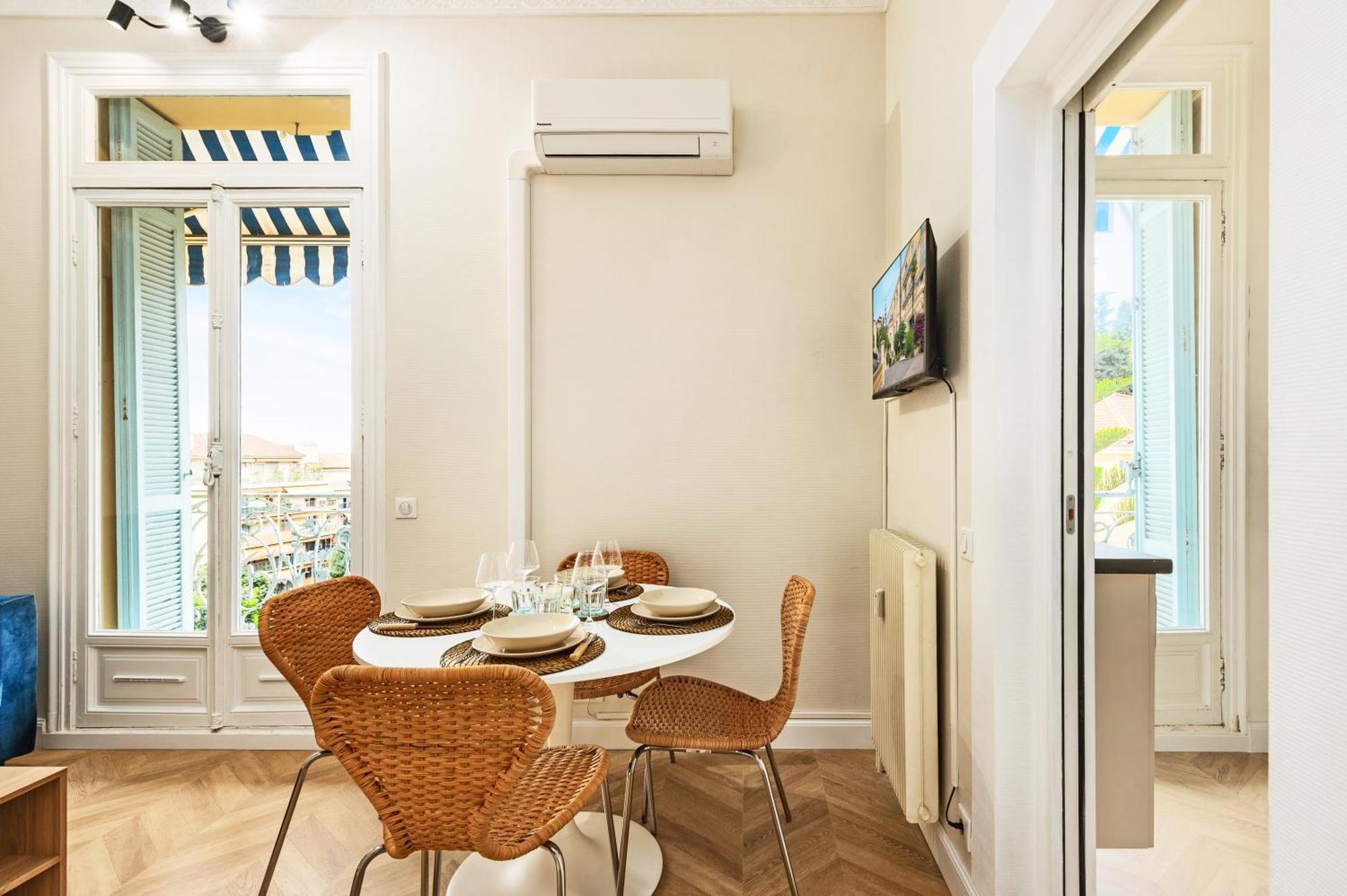 Mont Fleuri- Somptueux 2 Pieces - Parking - Menton Apartment Bagian luar foto