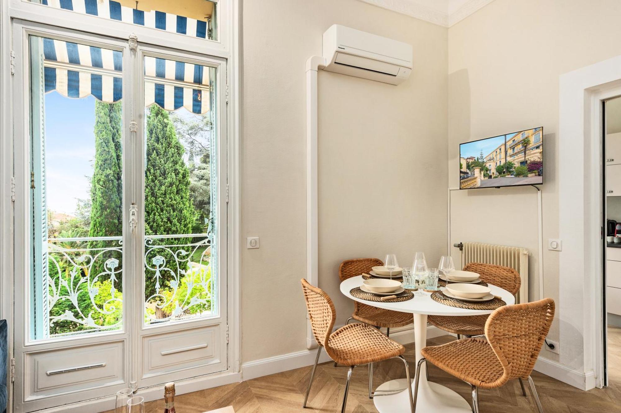 Mont Fleuri- Somptueux 2 Pieces - Parking - Menton Apartment Bagian luar foto