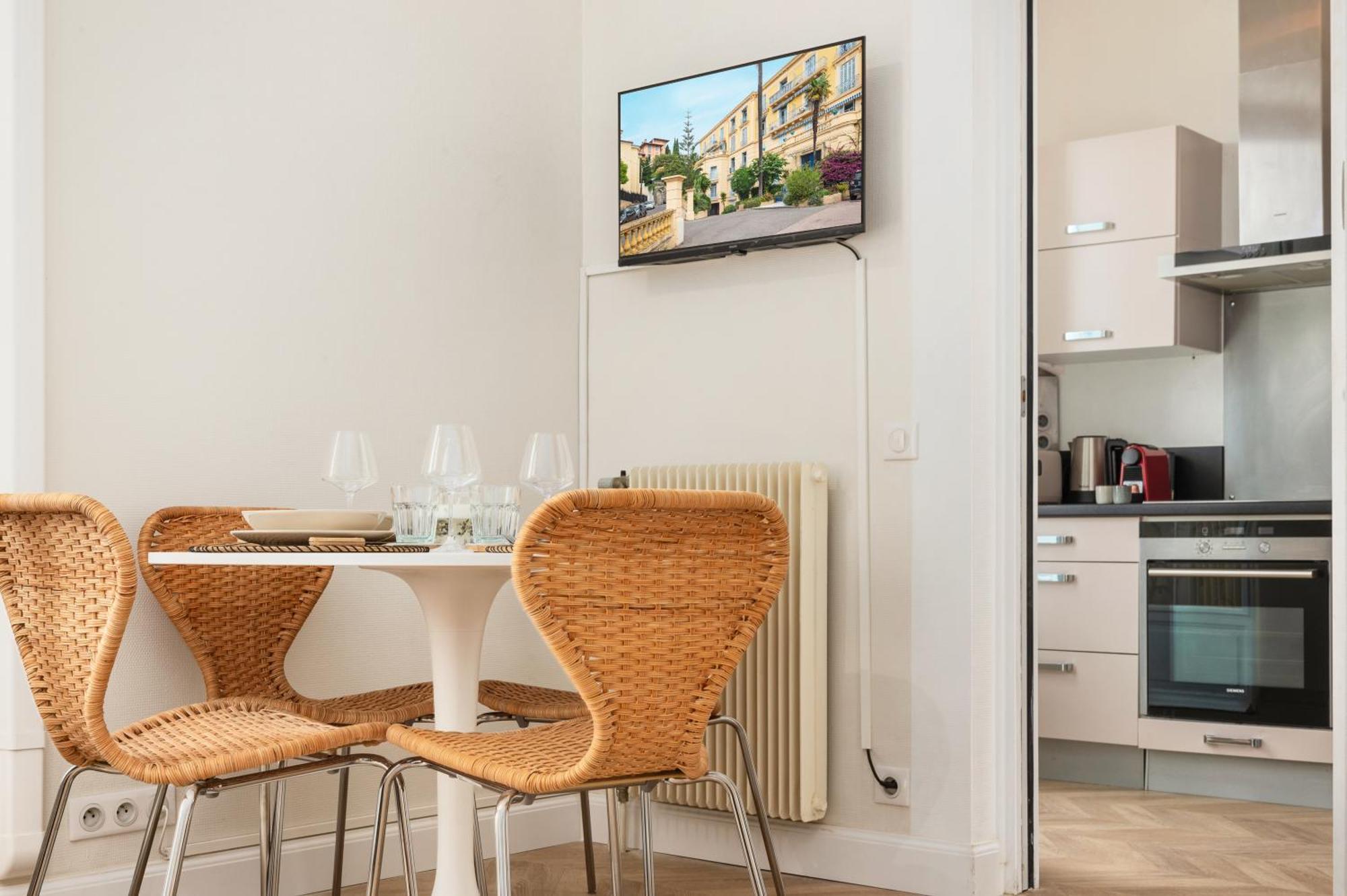 Mont Fleuri- Somptueux 2 Pieces - Parking - Menton Apartment Bagian luar foto