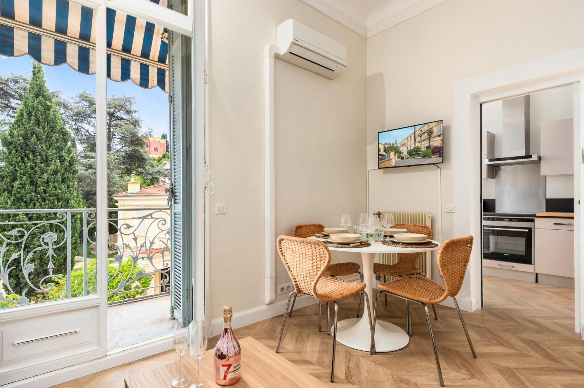 Mont Fleuri- Somptueux 2 Pieces - Parking - Menton Apartment Bagian luar foto